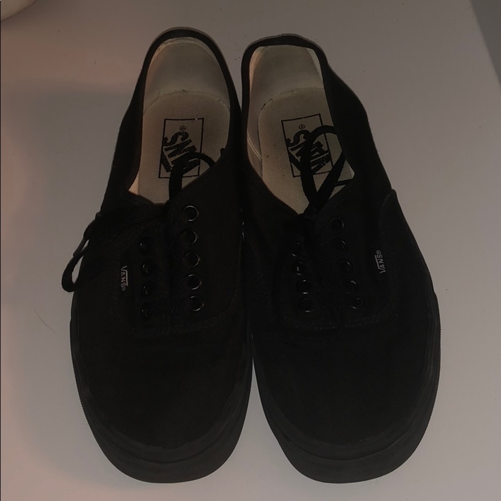 Black vans Authentics